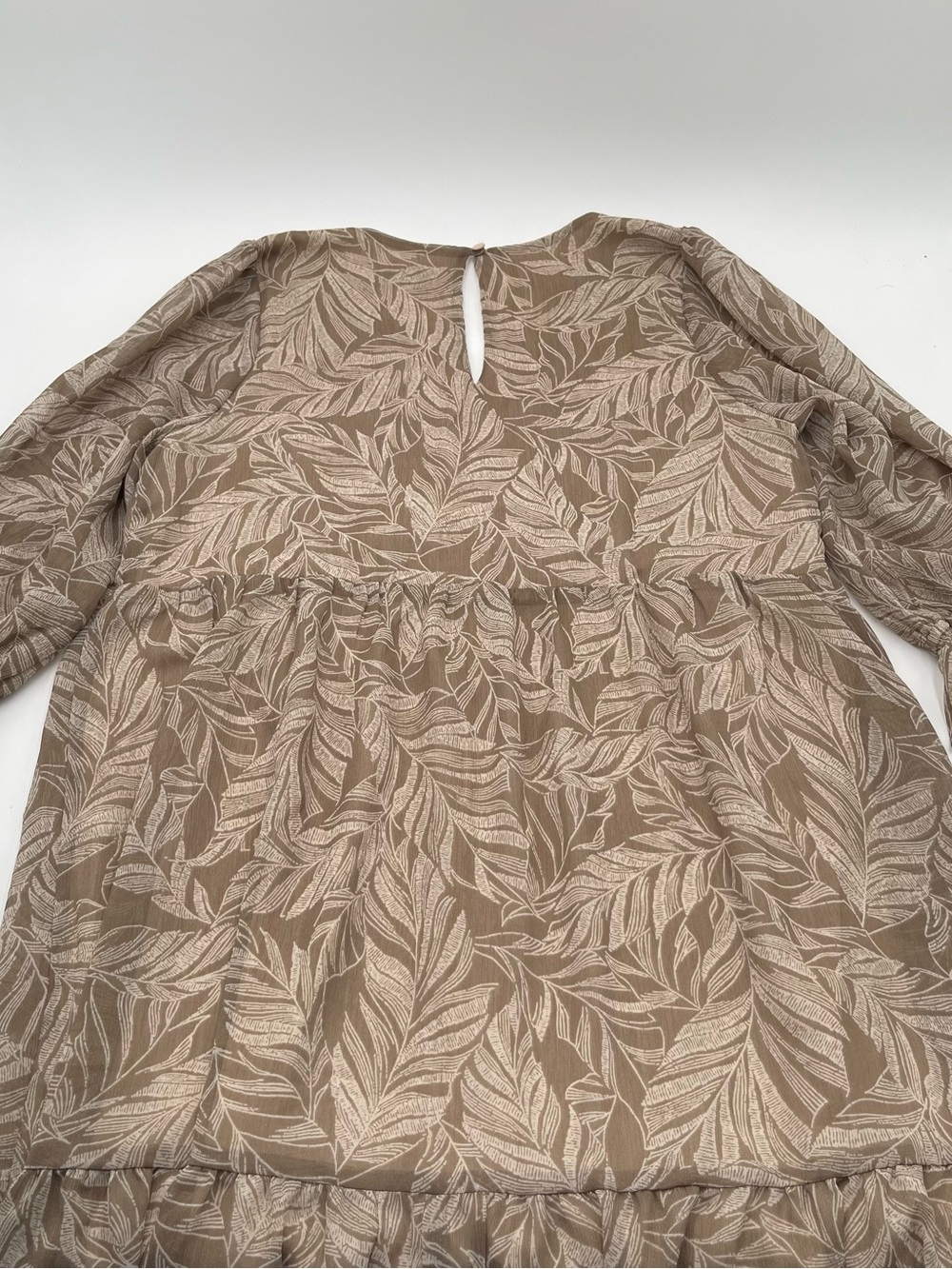 Gilli “Sheyla” Long Sleeve Mini Dress Mocha Leaf V-Neck Empire Waist Medium NWT - Picture 10 of 15